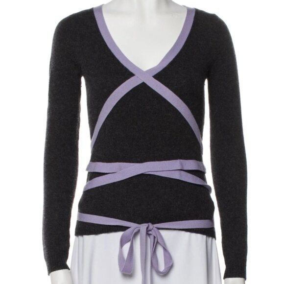 NWOT TSE Cashmere Long Sleeve V-Neck Sweater Grey Purple XS $425 - Picture 2 of 6